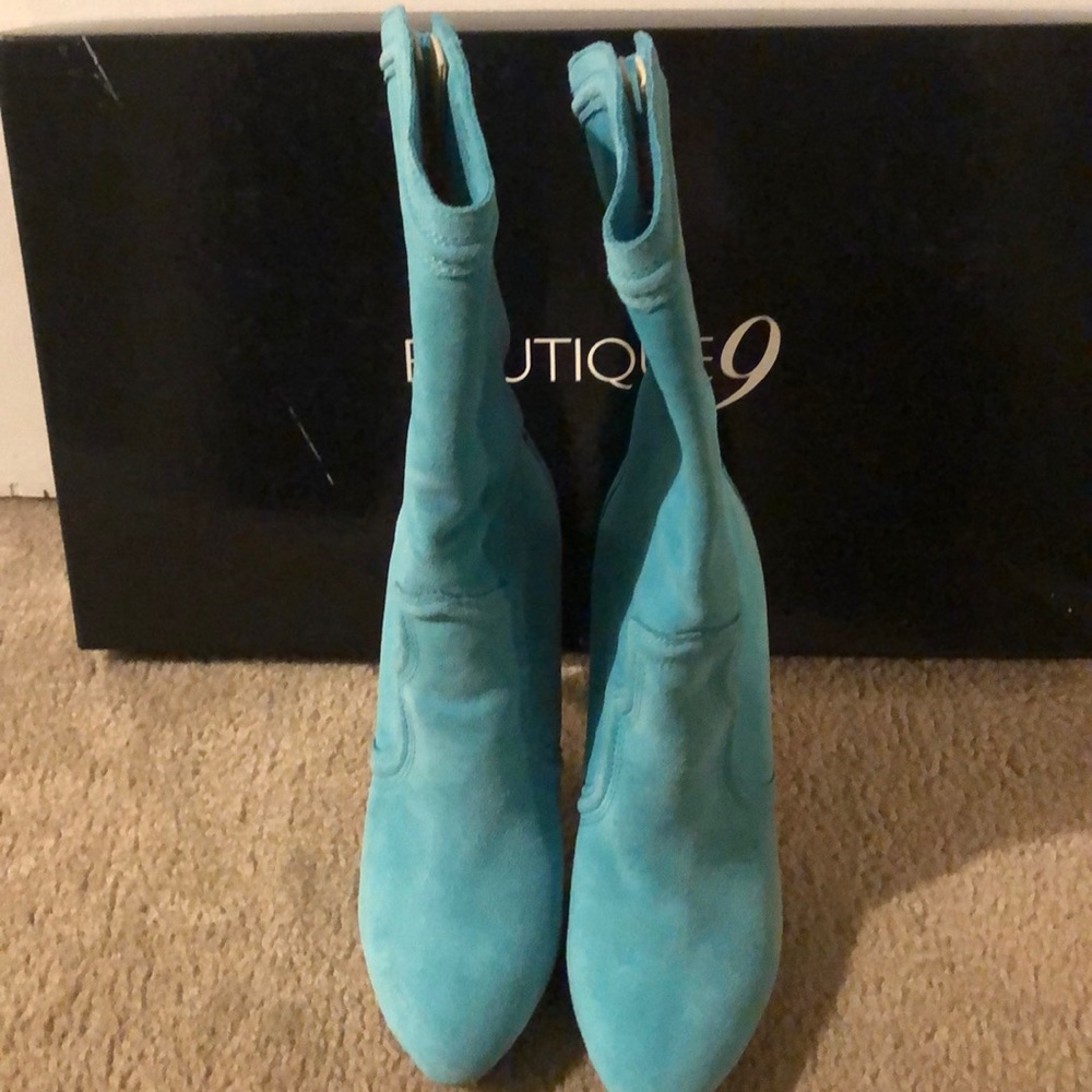 Suede boots